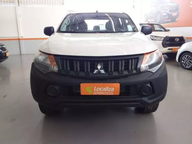 Mitsubishi L200 Triton Branco 8