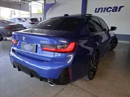 BMW 320i