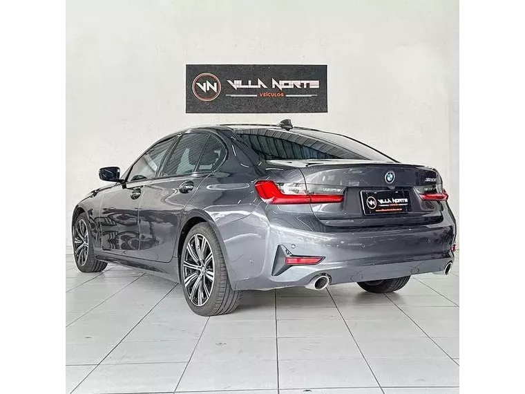 BMW 320i Cinza 18