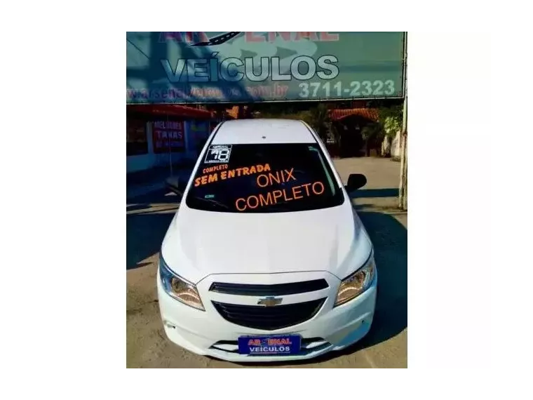 Chevrolet Onix Branco 3