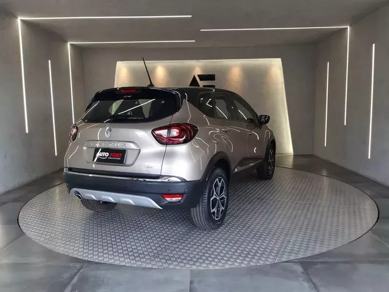 Renault Captur Bege 10