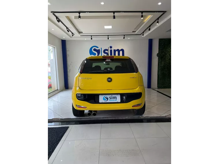 Fiat Punto Amarelo 1