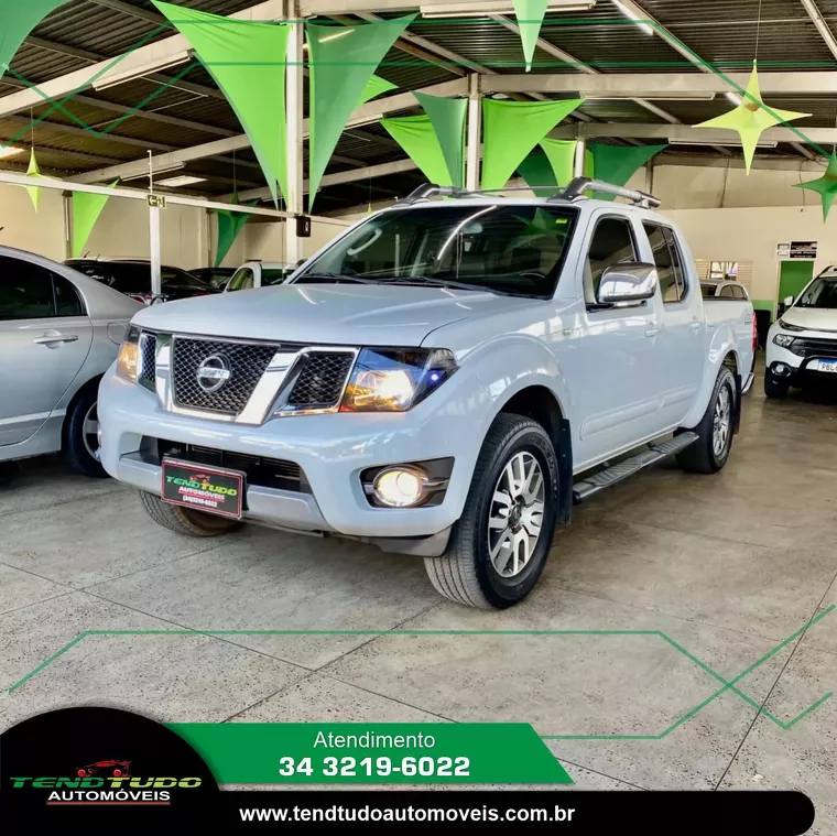 Nissan Frontier Branco 6