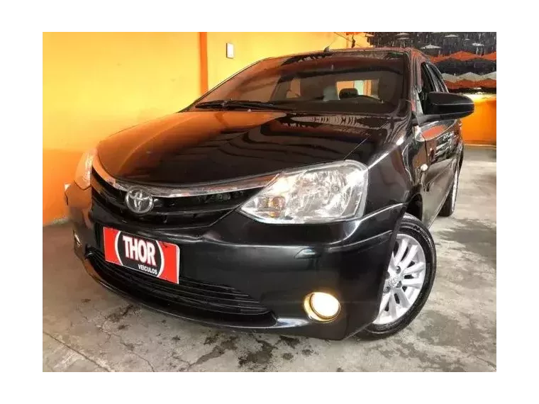 Toyota Etios Preto 7