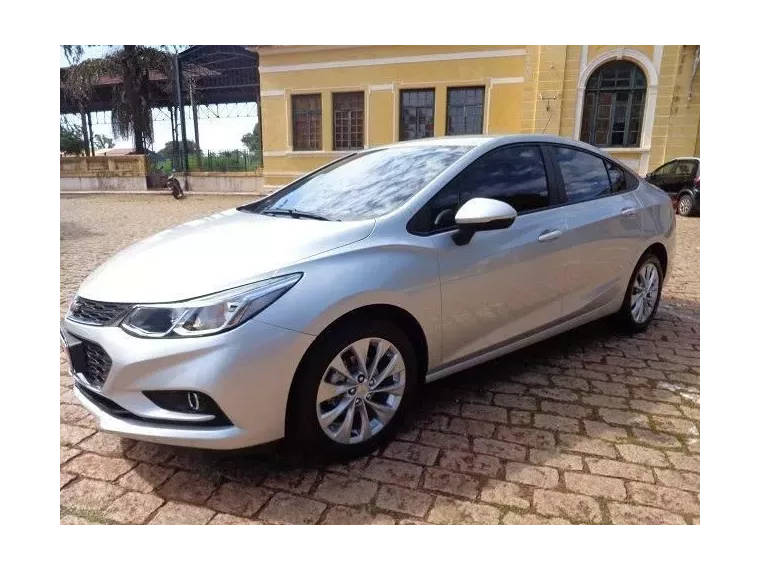 Chevrolet Cruze Prata 2