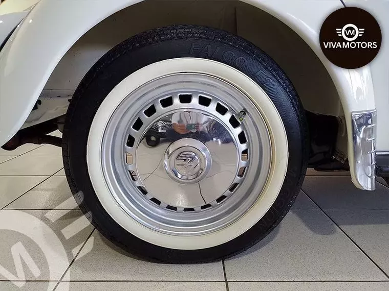 Volkswagen Fusca Branco 3