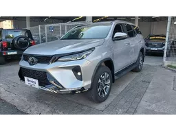 Toyota Hilux SW4