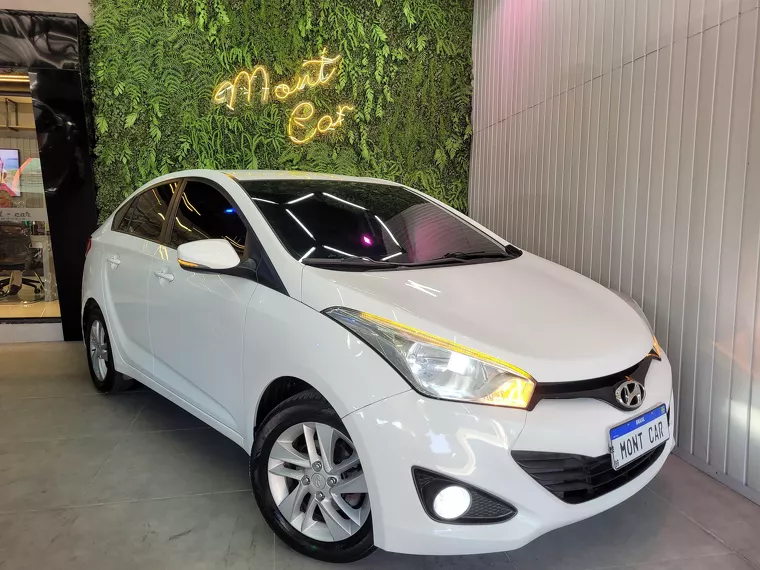 Hyundai HB20S Branco 10