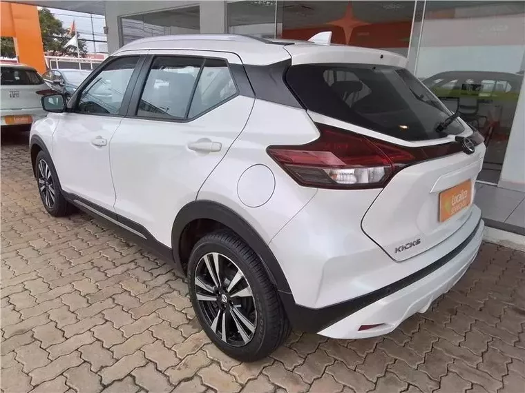 Nissan Kicks Branco 6