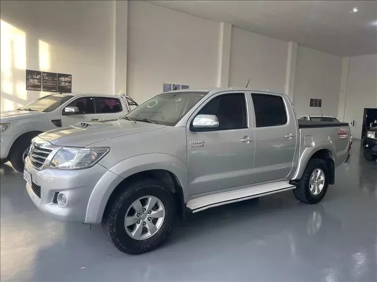 Toyota Hilux Prata 2