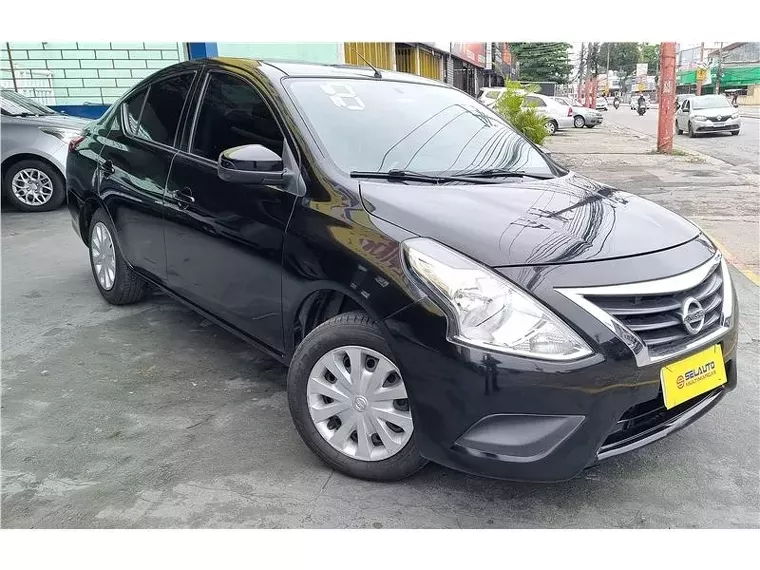 Nissan Versa Preto 4