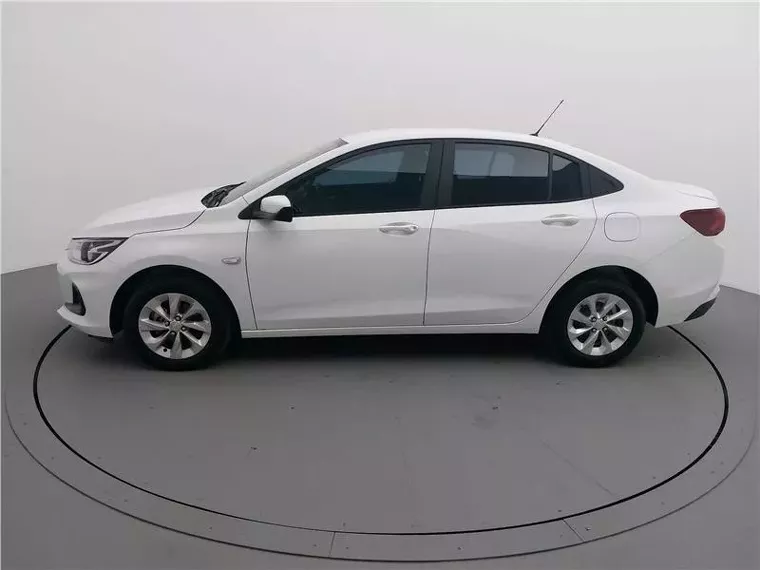 Chevrolet Onix Branco 1