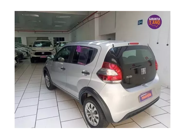 Fiat Mobi Prata 4