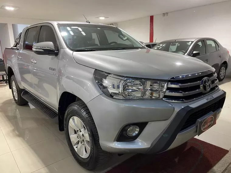 Toyota Hilux Prata 1