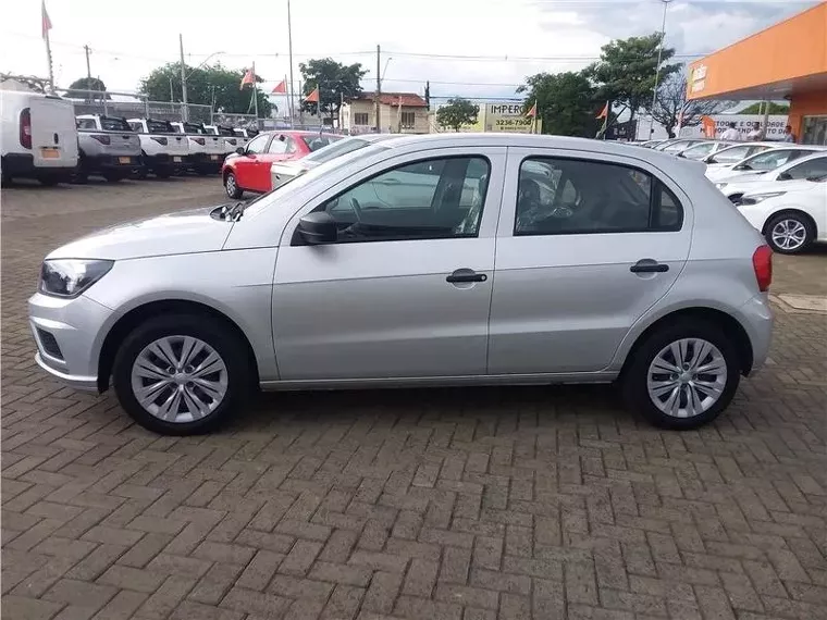 Volkswagen Gol Prata 1