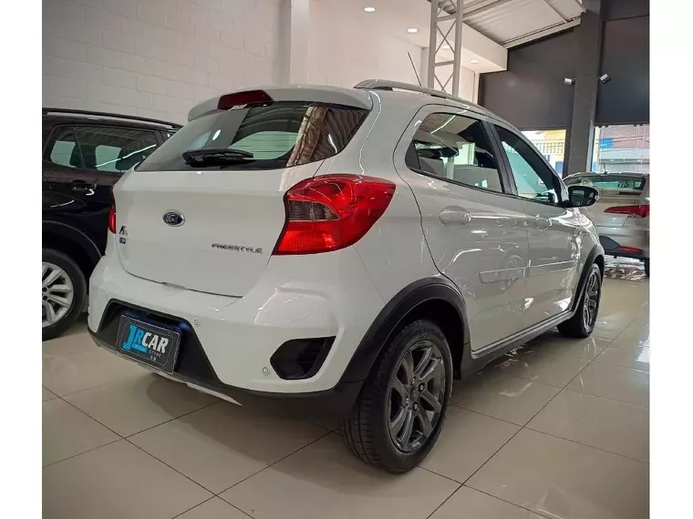 Ford KA Branco 4