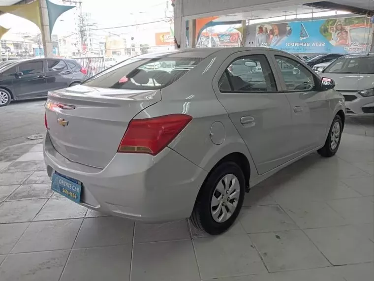 Chevrolet Onix Prata 1