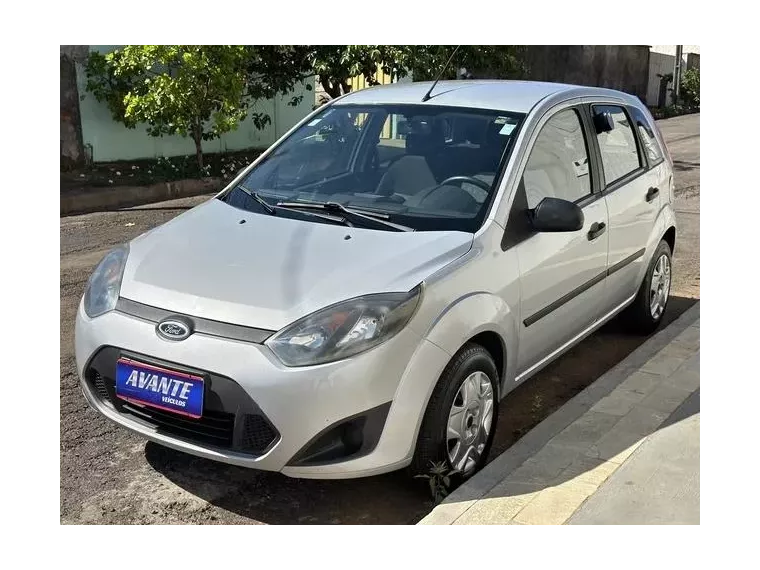 Ford Fiesta Prata 15