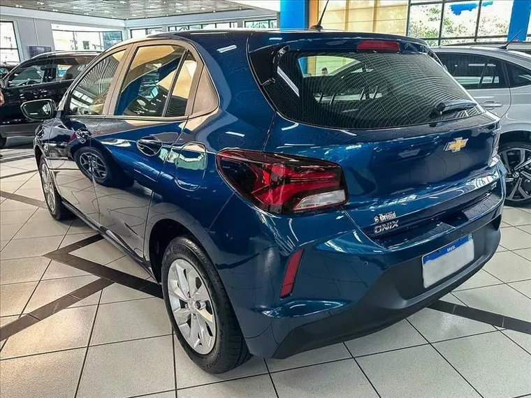 Chevrolet Onix Azul 4