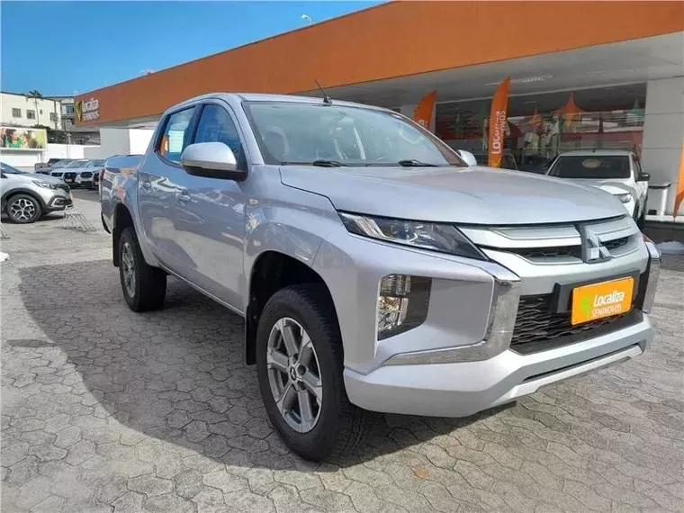 Mitsubishi L200 Triton Prata 1