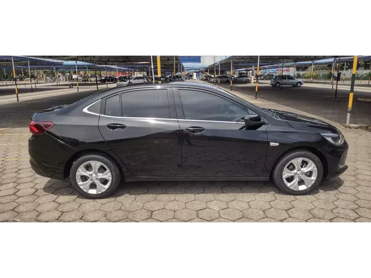 Chevrolet Onix Preto 11