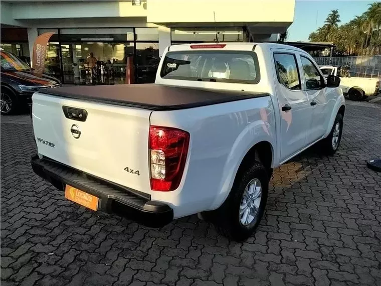 Nissan Frontier Branco 8