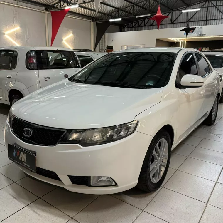 KIA Cerato Branco 2