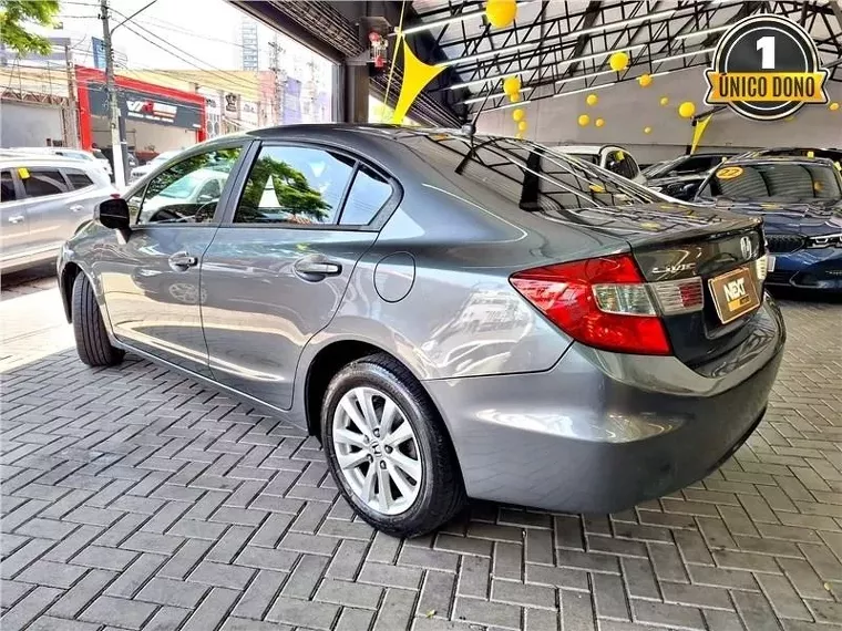 Honda Civic Cinza 10