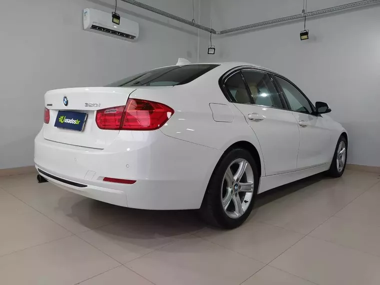 BMW 320i Branco 13