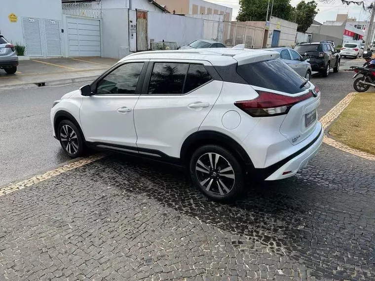 Nissan Kicks Branco 2