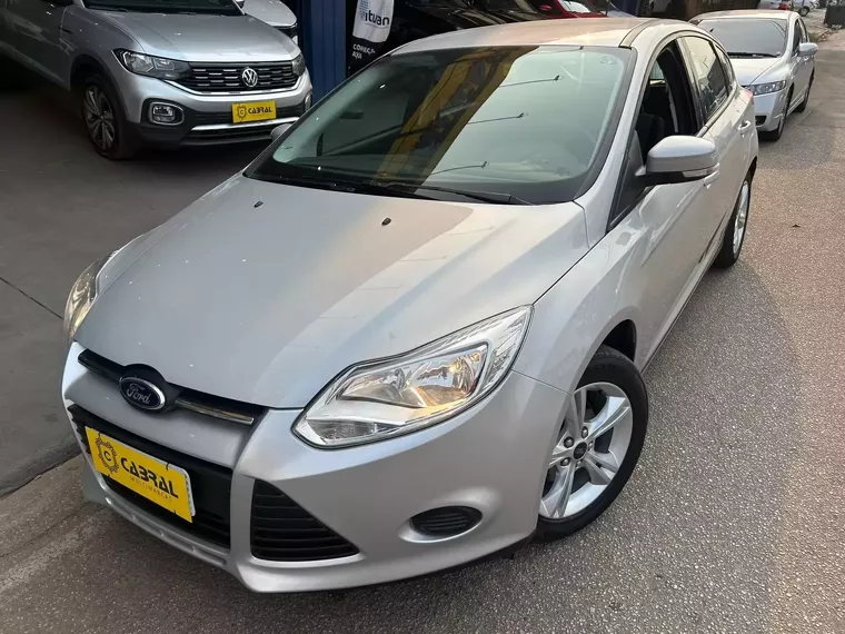 Ford Focus Prata 1