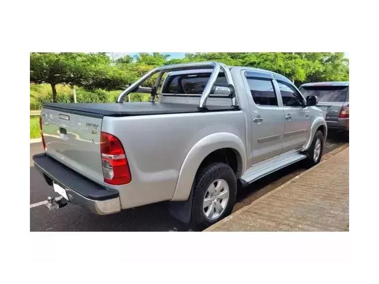 Toyota Hilux Prata 8