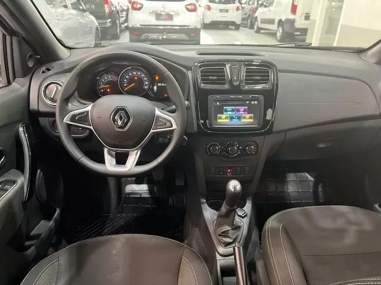 Renault Sandero Prata 10