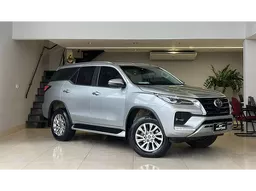 Toyota Hilux SW4