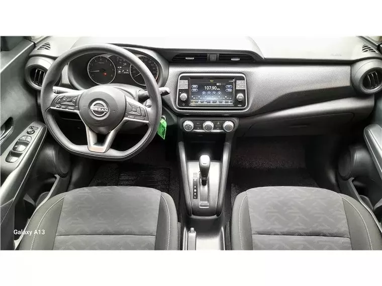 Nissan Kicks Cinza 2