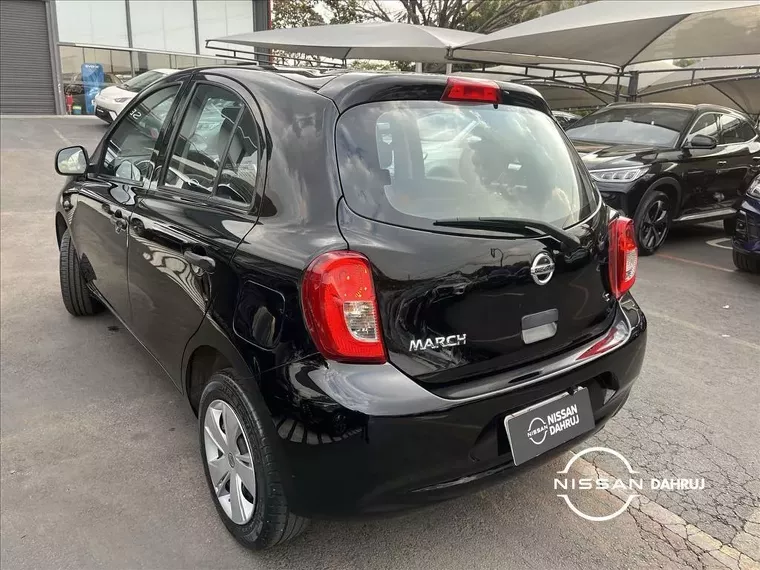 Nissan March Preto 15