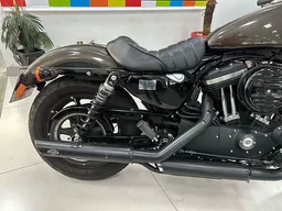 Harley-Davidson Sportster 883