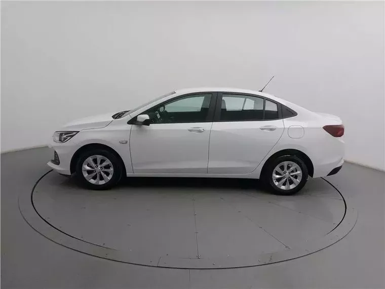 Chevrolet Onix Branco 16