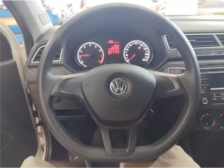 Volkswagen Voyage Branco 11