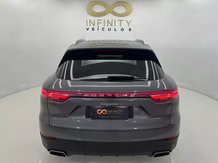 Porsche Cayenne Cinza 1