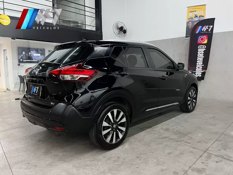 Nissan Kicks Preto 10