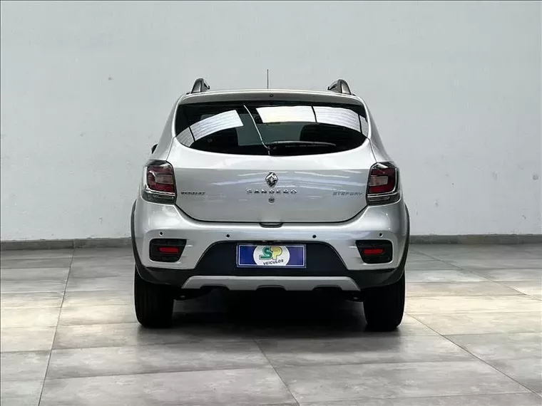 Renault Sandero Prata 8