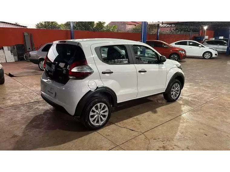 Fiat Mobi Branco 4