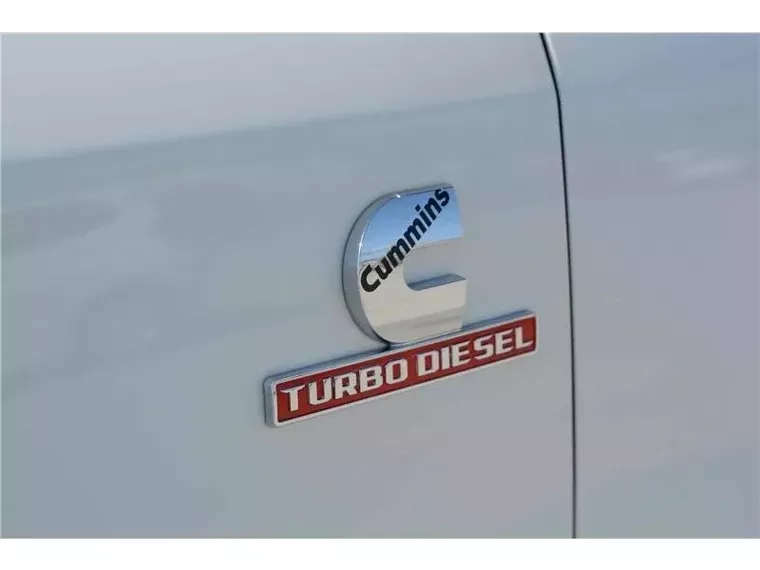 RAM 2500 Branco 15