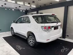 Toyota Hilux SW4