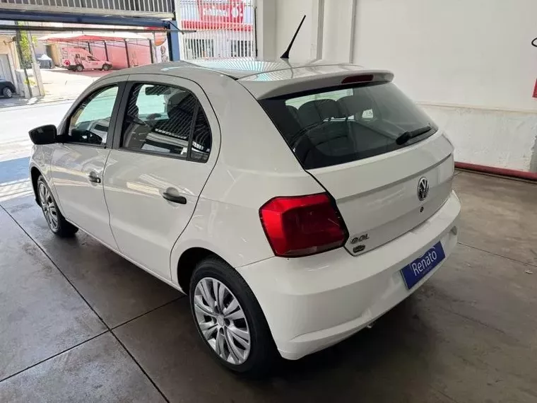 Volkswagen Gol Branco 17