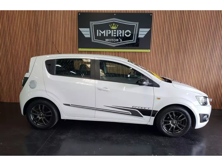 Chevrolet Sonic Branco 1