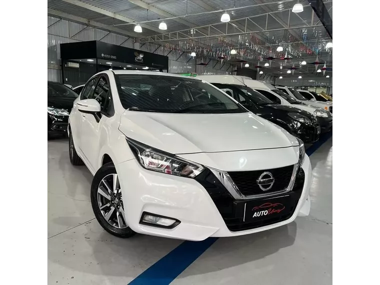 Nissan Versa Branco 3