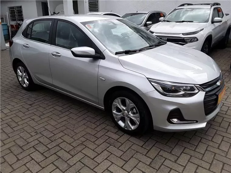 Chevrolet Onix Preto 9