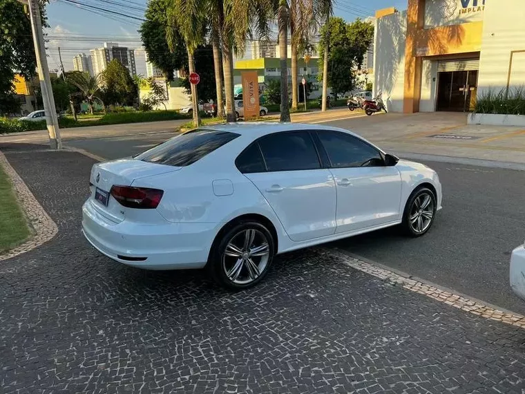 Volkswagen Jetta Branco 3